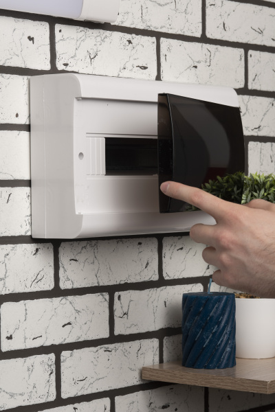 Бокс 15мод навесной белый черная прозрачная дверь IP41 SlimBox EKF 